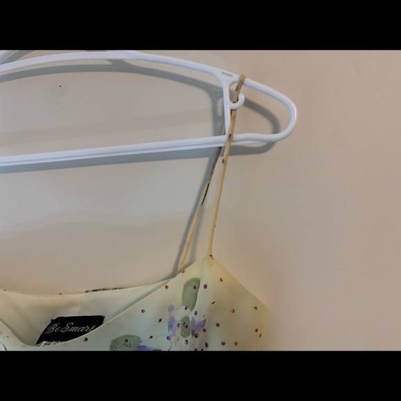 Beautiful dress - Picture 4 of 7